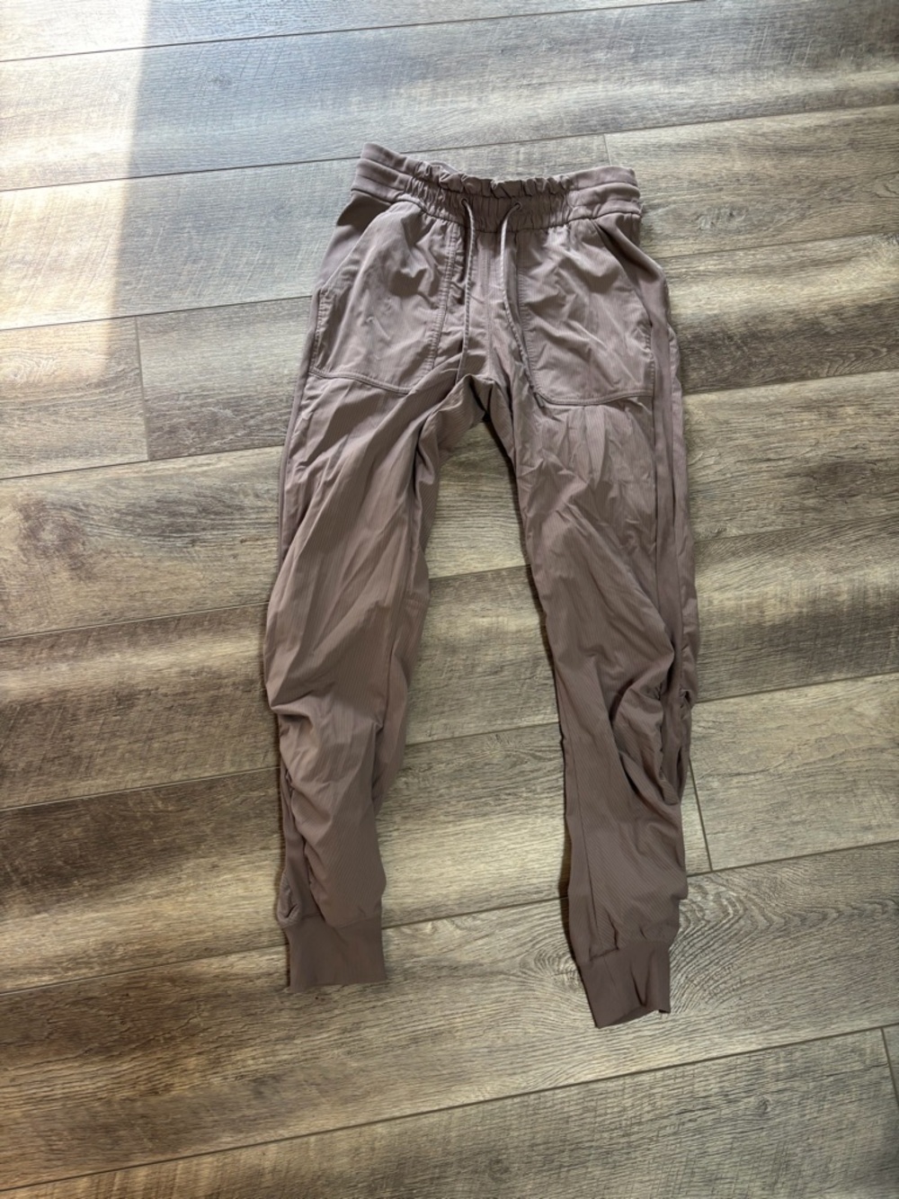 Lululemon Beyond the Studio Jogger
Lunar Rock